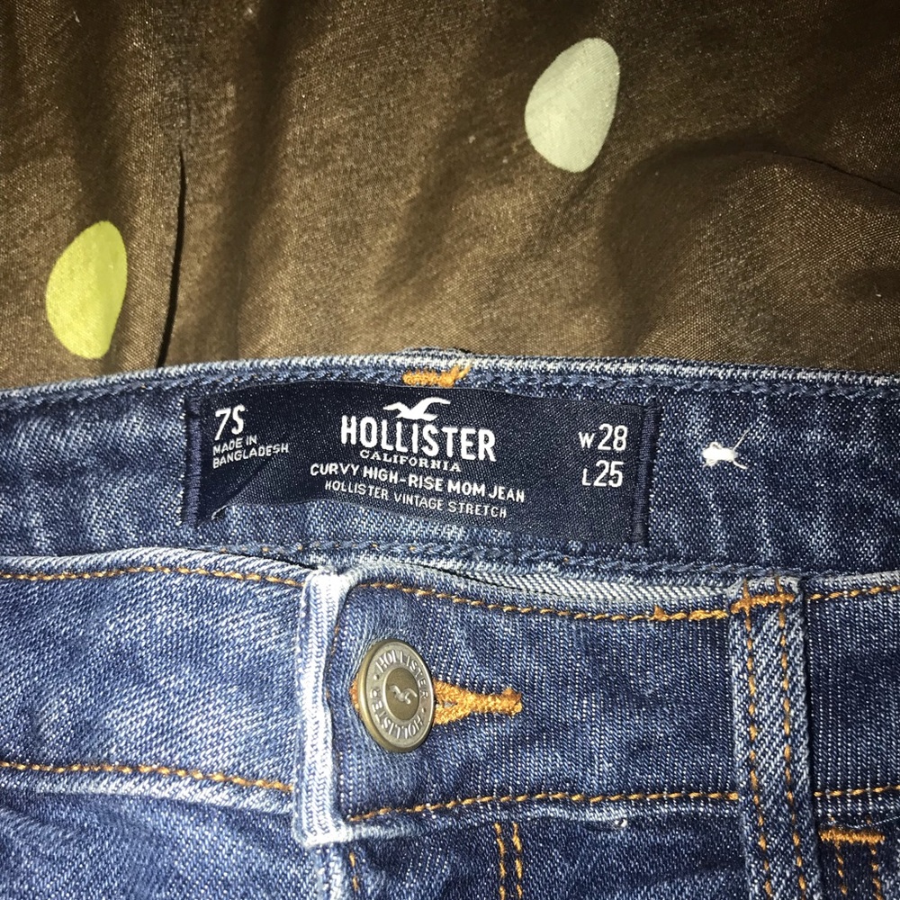 🌼 2 for $30 // Hollister ripped jeans